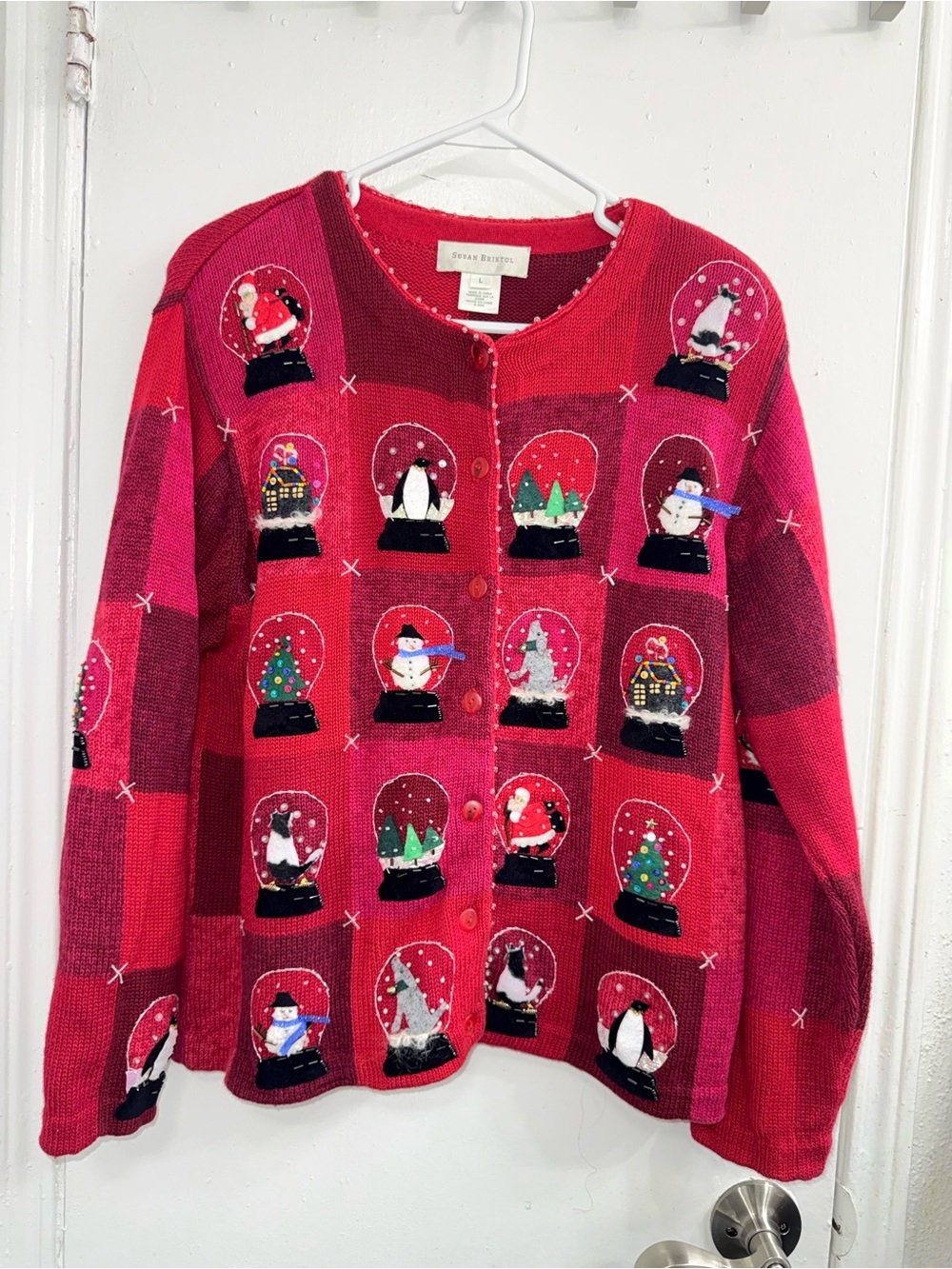 Susan Bristol cardigan features embroidered snowglobe appliques size L